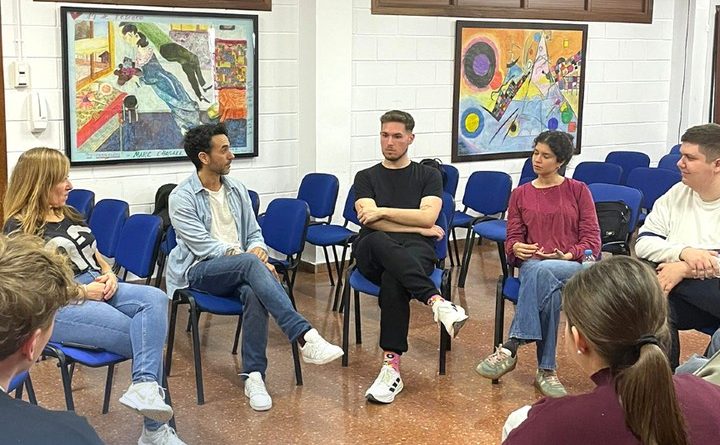 Increíbles sesiones creativas con jóvenes, del proyecto «Healthy Inclusion through Art»